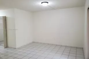 10885 NW 7th St, Miami, FL 33172 - Photo 17