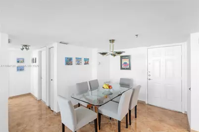 1621 Bay Rd #1202, Miami Beach, FL 33139 - Photo 9