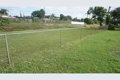 328 Riverdale Rd, Palm Springs, FL 33461 - Photo 9