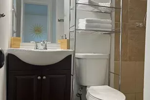 6900 SW 3rd St, Pembroke Pines, FL 33023 - Photo 9