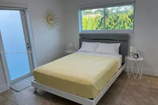 6900 SW 3rd St, Pembroke Pines, FL 33023 - Photo 7