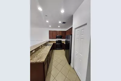 1322 SW 147th Ter #1322, Pembroke Pines, FL 33027 - Photo 5