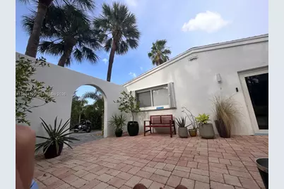 240 Greenwood Dr #240, Key Biscayne, FL 33149 - Photo 5