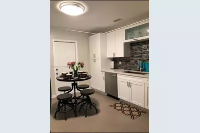 1432 NE 5th Ave #1, Fort Lauderdale, FL 33304 - Photo 3