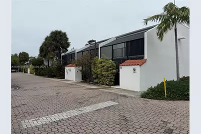 350 Grapetree Dr #410, Key Biscayne, FL 33149 - Photo 19