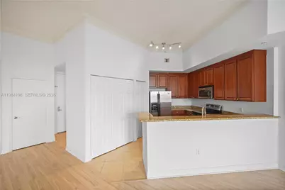 3001 NE 185th St #716, Aventura, FL 33180 - Photo 7