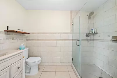 1431 NE 32nd Pl, Pompano Beach, FL 33064 - Photo 21