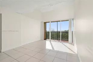 8870 Fontainebleau Blvd, Miami, FL 33172 - Photo 9