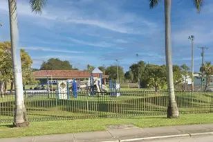 65 NE 59th St, Miami, FL 33137 - Photo 13