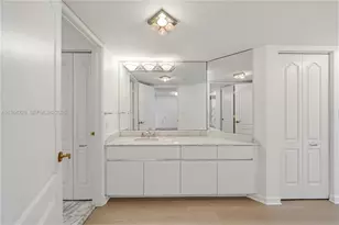 5757 Collins Ave, Miami Beach, FL 33140 - Photo 11