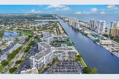 800 Parkview Dr #527, Hallandale Beach, FL 33009 - Photo 3