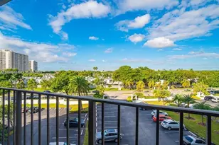 800 Parkview Dr, Hallandale Beach, FL 33009 - Photo 17