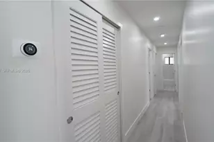 255 Grant Dr, Coral Gables, FL 33133 - Photo 23