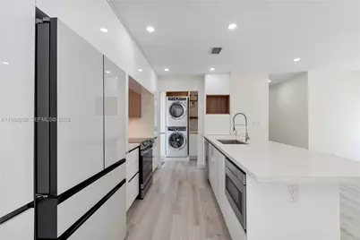 255 Grant Dr, Coral Gables, FL 33133 - Photo 13