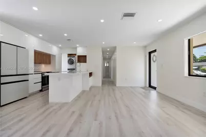 255 Grant Dr, Coral Gables, FL 33133 - Photo 17