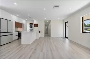 255 Grant Dr, Coral Gables, FL 33133 - Photo 17