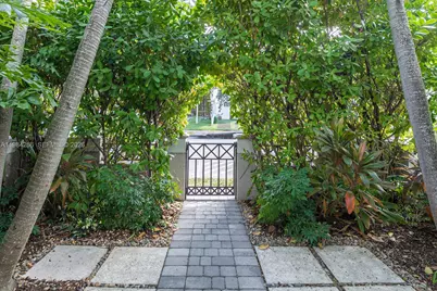 261 Navarre Ave #B-1, Coral Gables, FL 33134 - Photo 7