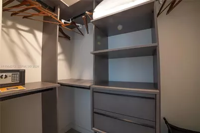 11 NE 6th #1403, Miami, FL 33132 - Photo 13