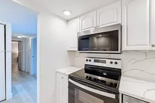 1000 Parkview Dr, Hallandale Beach, FL 33009 - Photo 19