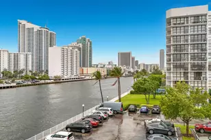 1000 Parkview Dr, Hallandale Beach, FL 33009 - Photo 47