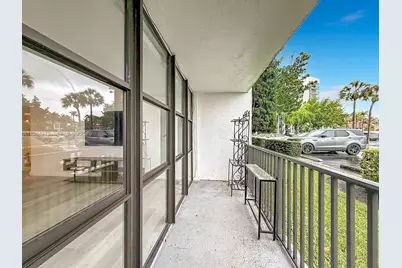 1000 Parkview Dr #121, Hallandale Beach, FL 33009 - Photo 41