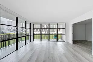 1000 Parkview Dr, Hallandale Beach, FL 33009 - Photo 15