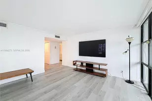 1000 Parkview Dr, Hallandale Beach, FL 33009 - Photo 21