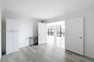 1000 Parkview Dr, Hallandale Beach, FL 33009 - Photo 17