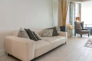 1300 Brickell Bay Dr, Miami, FL 33131 - Photo 3