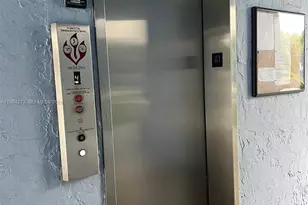 9440 Fontainebleau Blvd, Miami, FL 33172 - Photo 15