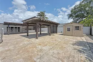 660 S Biscayne River Dr, Miami, FL 33169 - Photo 43