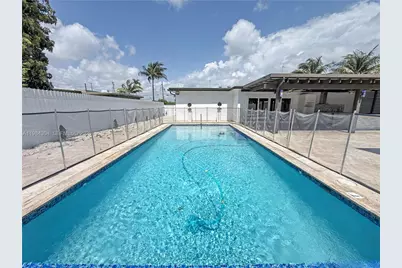 660 S Biscayne River Dr, Miami, FL 33169 - Photo 41