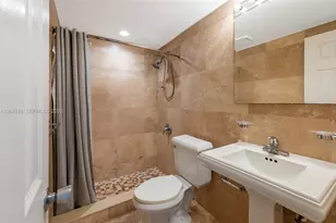 1872 NE 46th St, Fort Lauderdale, FL 33308 - Photo 9