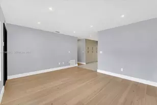 10330 SW 51st St, Miami, FL 33165 - Photo 9