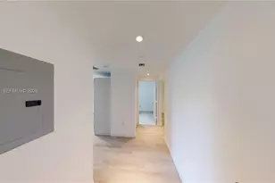 55 SW 9th St, Miami, FL 33130 - Photo 15