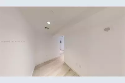 55 SW 9th St #2010, Miami, FL 33130 - Photo 17