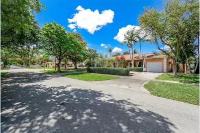 1800 Miami Springs Ave, Miami Springs, FL 33166 - Photo 3