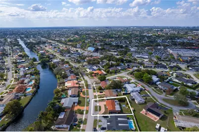 2791 Village Green Dr, Miami, FL 33175 - Photo 9