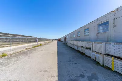 20601 SW 194th Ave, Miami, FL 33187 - Photo 17