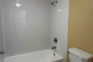 7210 NW 179th St, Hialeah, FL 33015 - Photo 25
