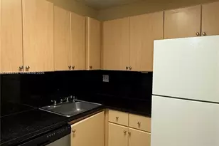 7210 NW 179th St, Hialeah, FL 33015 - Photo 13