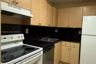 7210 NW 179th St, Hialeah, FL 33015 - Photo 11