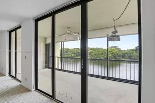 5188 Woodland Lakes Dr, Palm Beach Gardens, FL 33418 - Photo 3