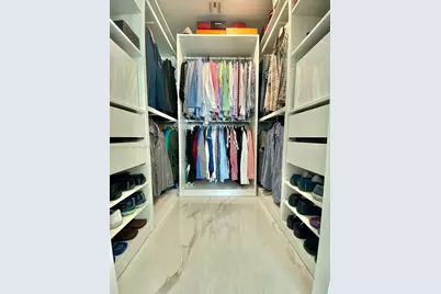 253 NE 2nd St #2703, Miami, FL 33132 - Photo 23