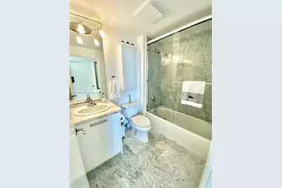 253 NE 2nd St #2703, Miami, FL 33132 - Photo 21