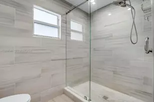 222 SW 7th St, Dania Beach, FL 33004 - Photo 21