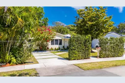 222 SW 7th St, Dania Beach, FL 33004 - Photo 1