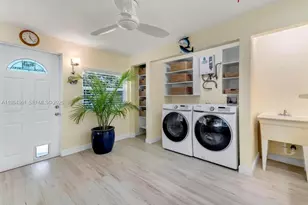 222 SW 7th St, Dania Beach, FL 33004 - Photo 33