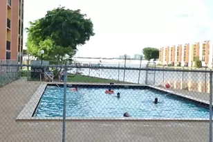 4721 NW 7th St, Miami, FL 33126 - Photo 15