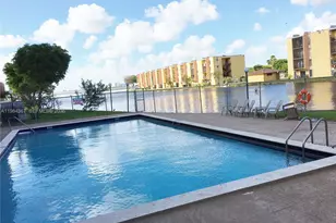 4721 NW 7th St, Miami, FL 33126 - Photo 13